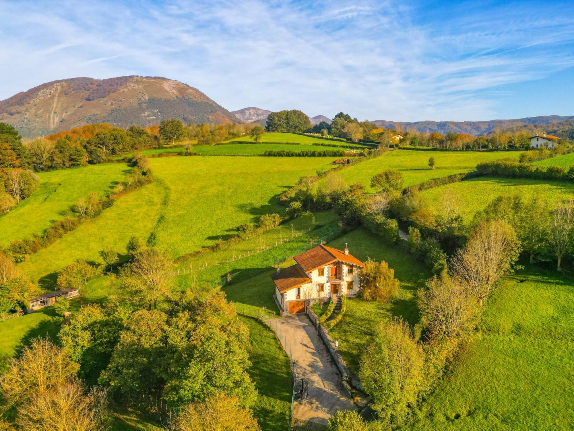 Casa Toki Eder, Espaciosa Casa Rural Para Familias Y Amigos Con Vistas Al Valle Uztegui Exterior photo